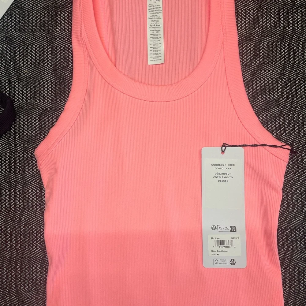 Pink Ribbed Tank Top - Picture 4 of 5